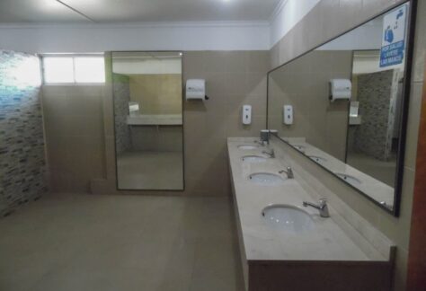 Baños Salón de eventos Club Estudiantes de Quilpué